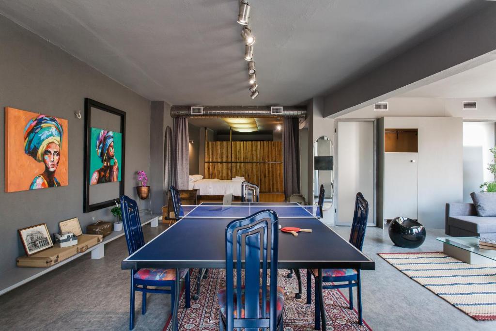 Część wypoczynkowa w obiekcie Artists’ favorite Spacious Loft near Acropolis!!