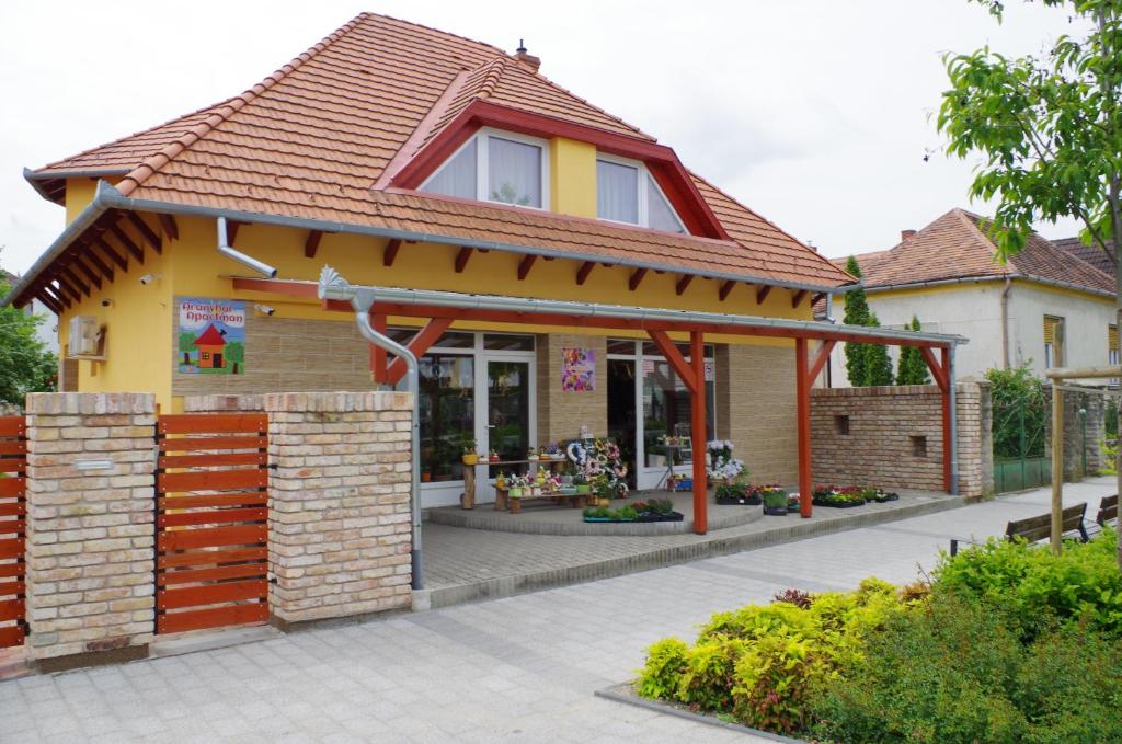 The building in which Az apartmant is located