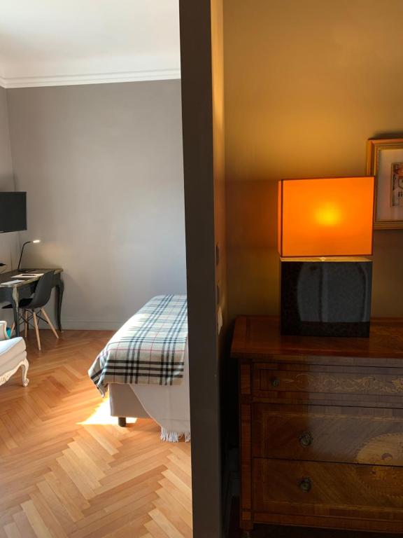 Telewizja i/lub zestaw kina domowego w obiekcie Pattini Guest House