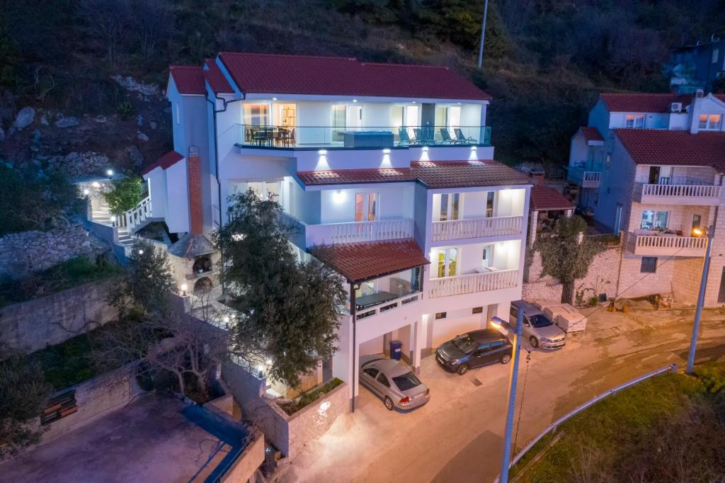 Budova, v ktorej sa apartmán nachádza