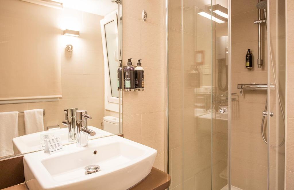 
Budget Double or Twin Room with view to interior
