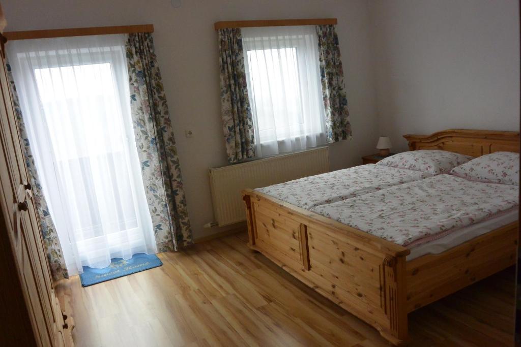 Postel nebo postele na pokoji v ubytování Biohof Himbrechtsöd