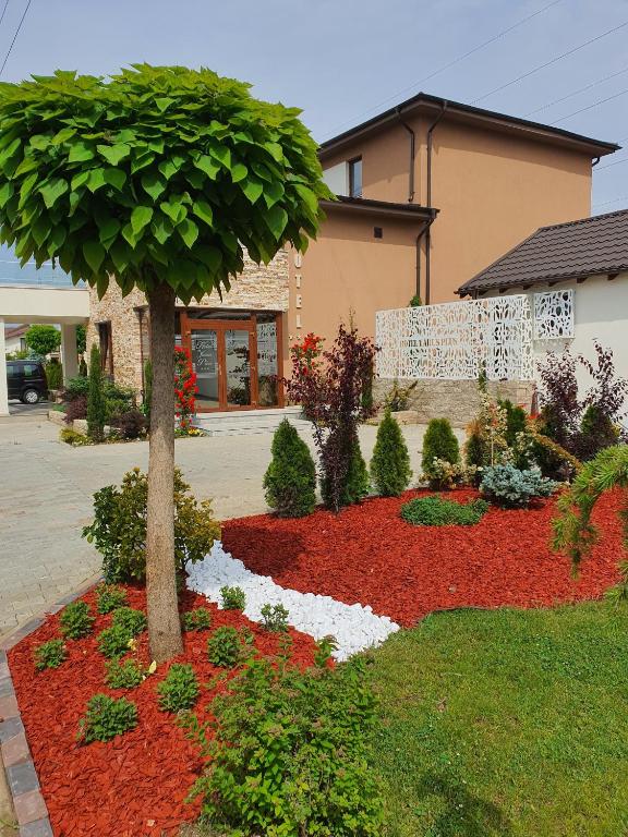 Zahrada ubytování Hotel Yarus Plus