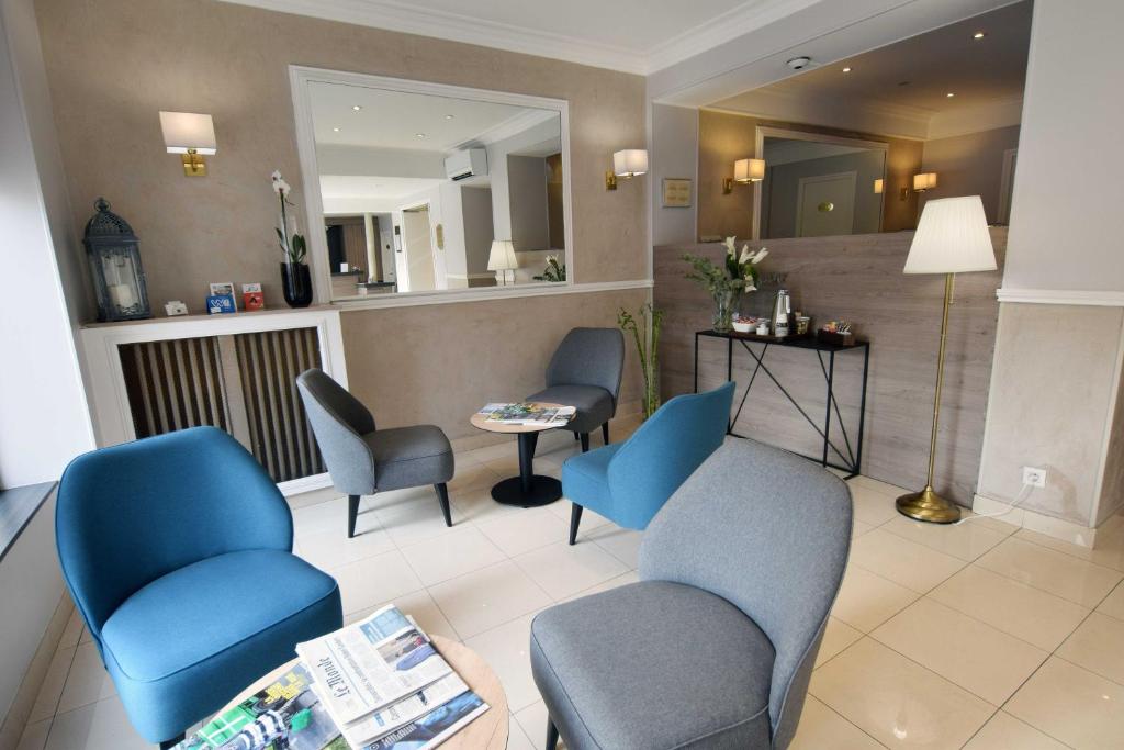 Alyss Saphir Cambronne Eiffel - Resim 34