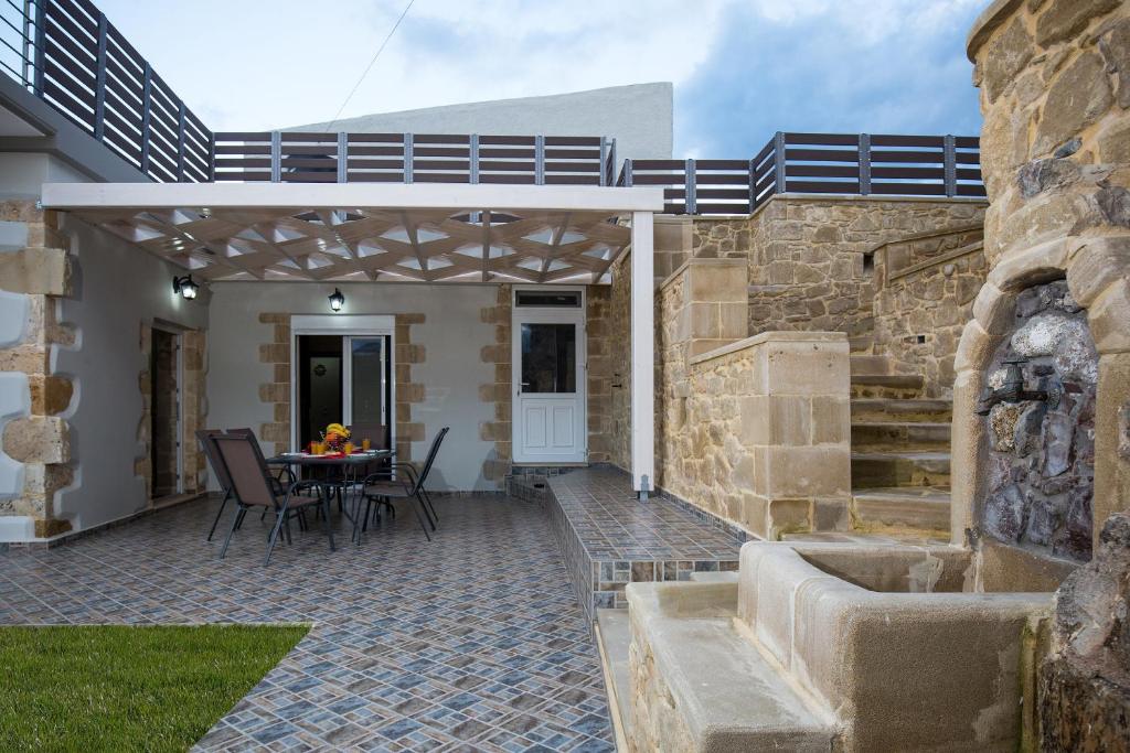 Patio nebo venkovní prostory v ubytování Castello Villa - Seaview Villa atop the Venetian Walls