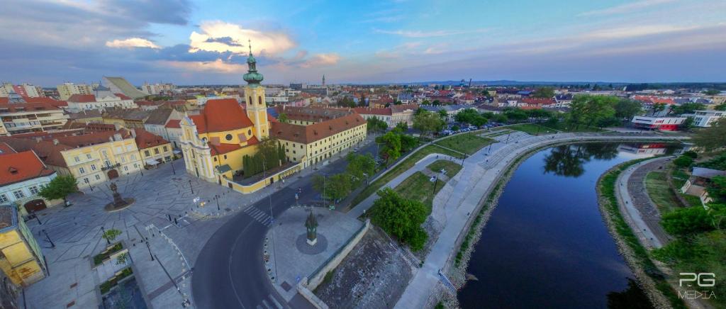 Letecký snímek ubytování Hotel Klastrom
