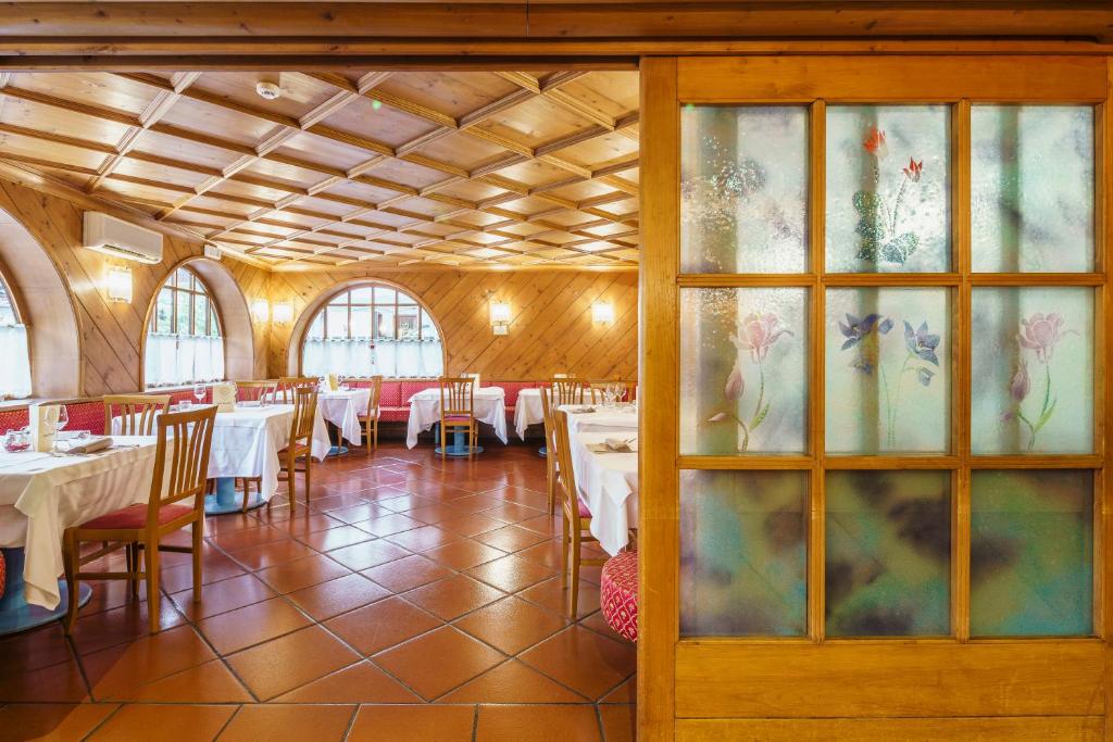 Restaurace v ubytování Hotel Alemagna