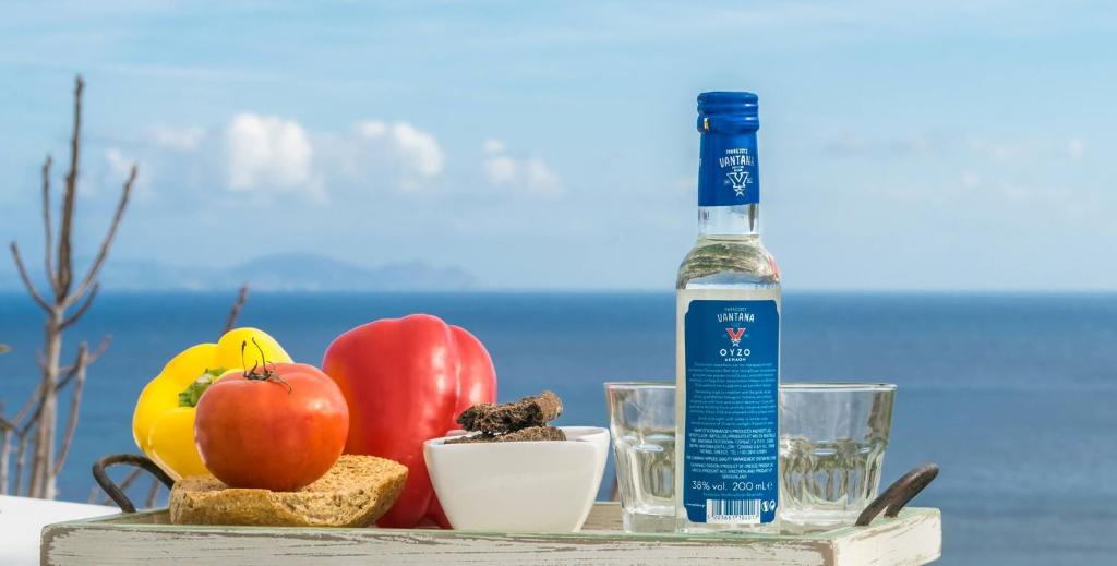 Nápoje v ubytování Komia Sea View Traditional