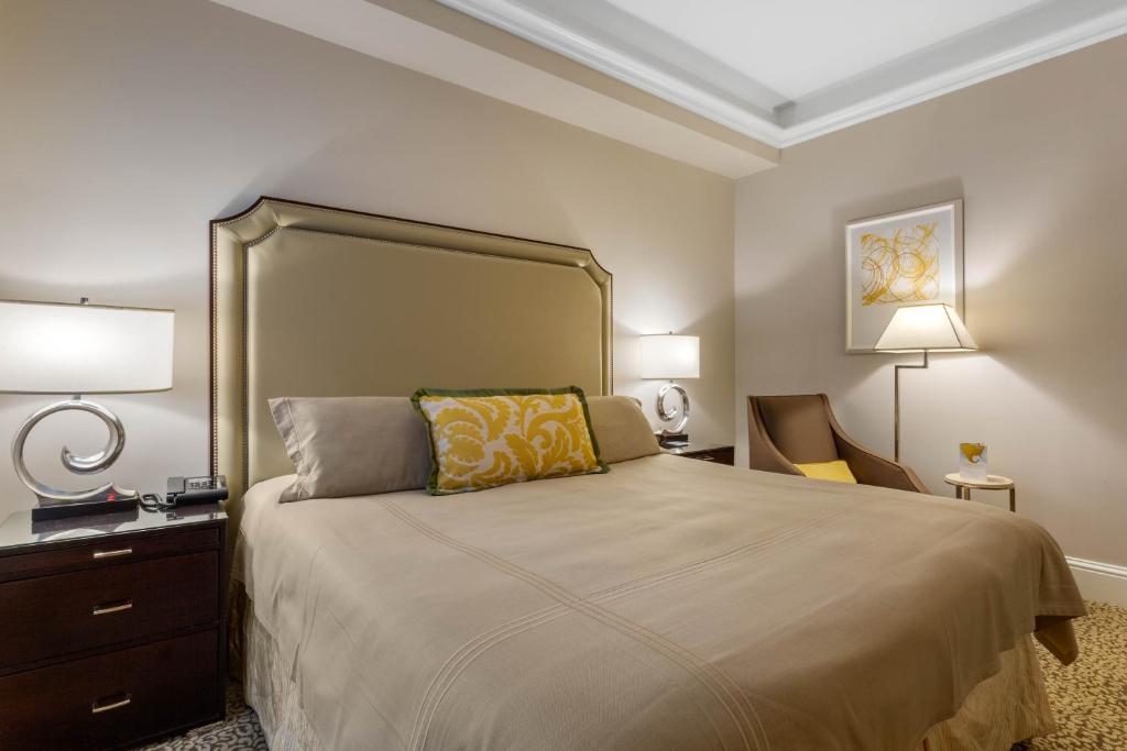 Omni Berkshire Place - 