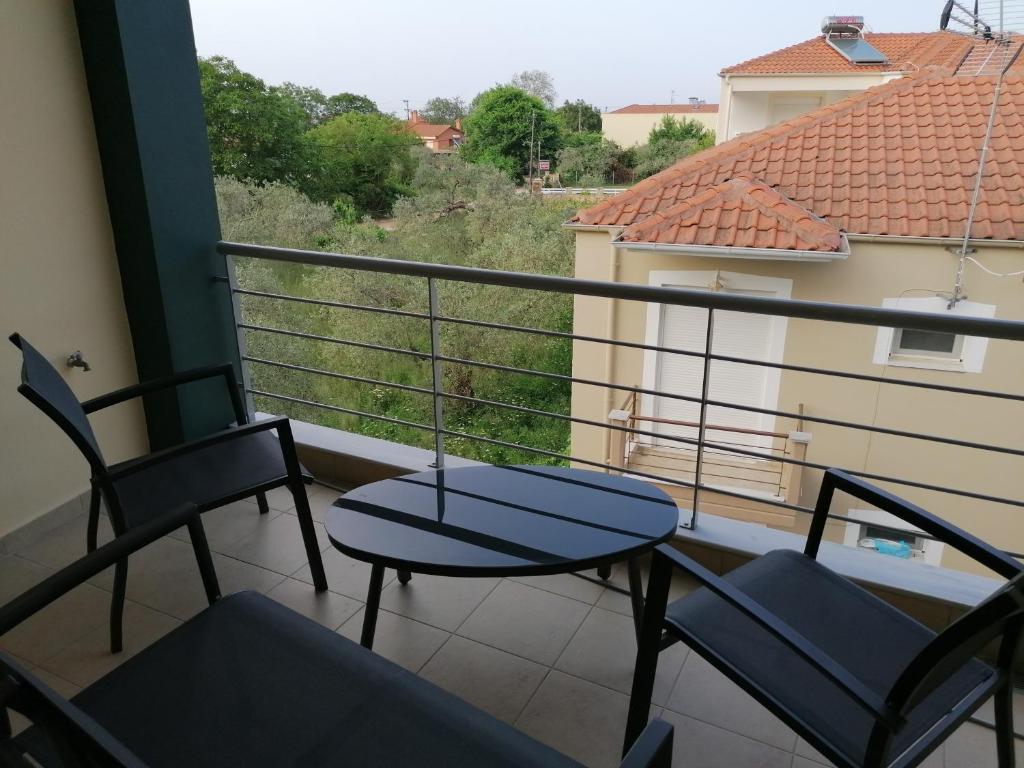A balcony or terrace at Green Island Residence