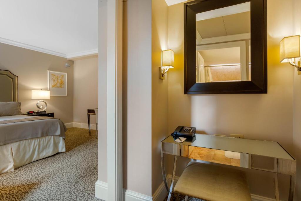 Omni Berkshire Place - King Suite