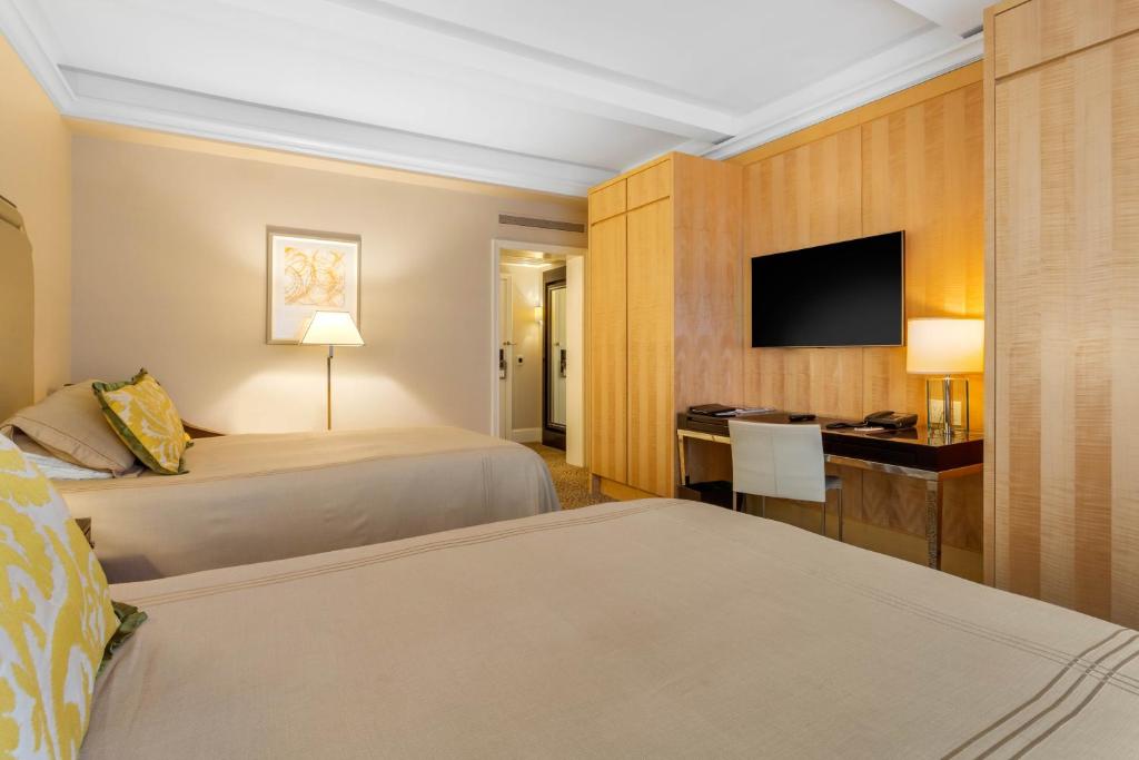 Omni Berkshire Place - Accessible Premier Room - 2 Double Beds