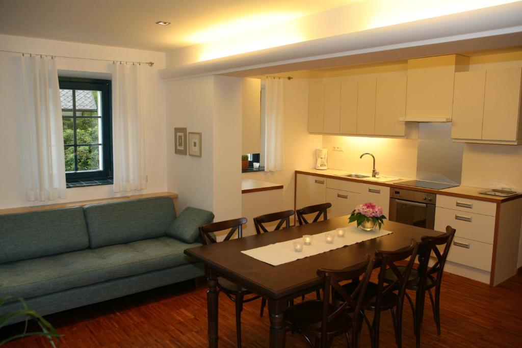 Kuchyň nebo kuchyňský kout v ubytování Apartments Cvetje v Jeseni