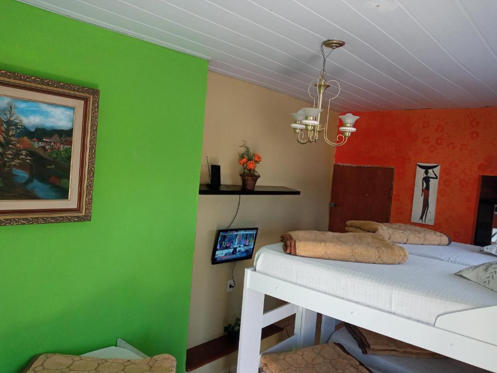  Green Hostel Ingleses