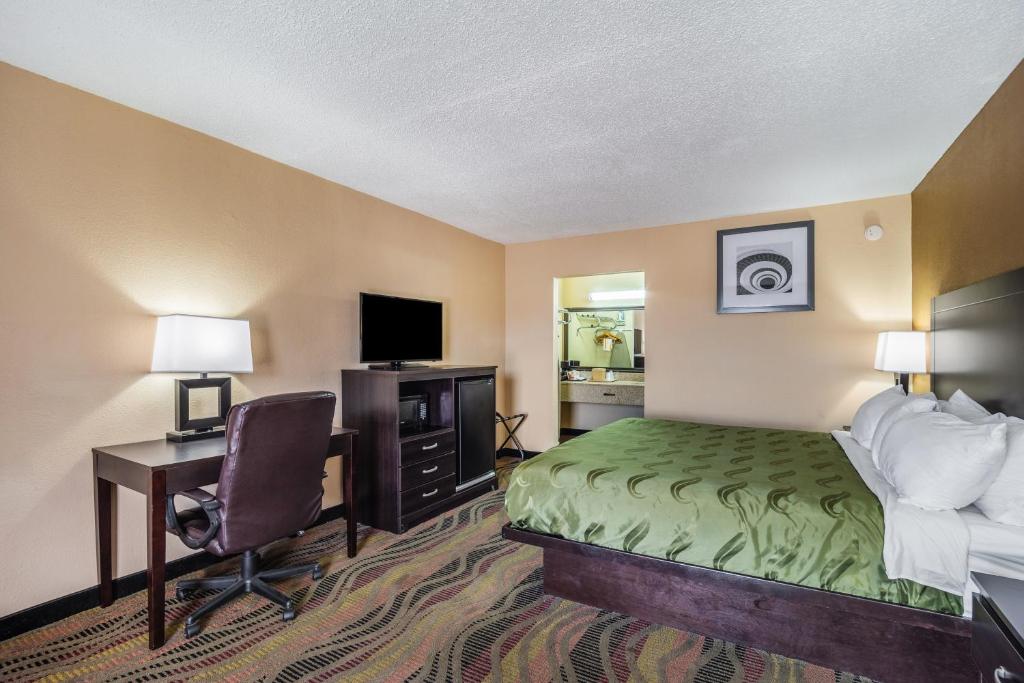 Quality Inn & Suites Santee I-95 - スタンダード キングルーム ペット可