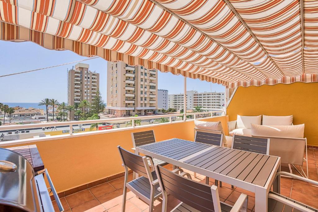 Balkón nebo terasa v ubytování Sur Suites Torremolinos