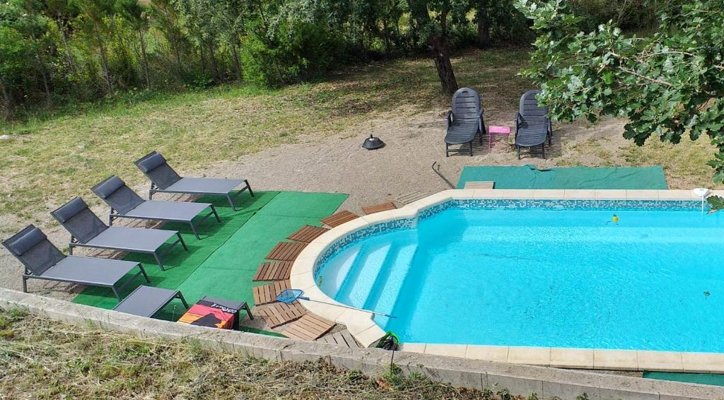 Villa de 3 chambres a Montferrat avec magnifique vue sur la montagne piscine privee jardin amenage a 28 km de la plage