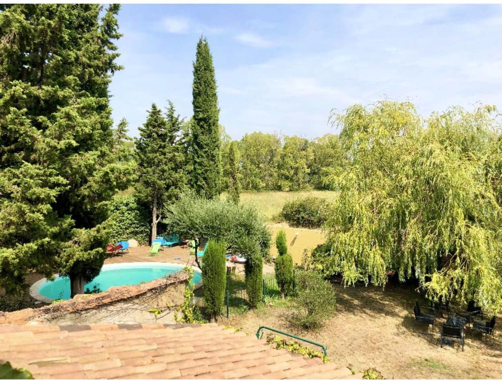 Κήπος έξω από το Villa avec piscine à Saze