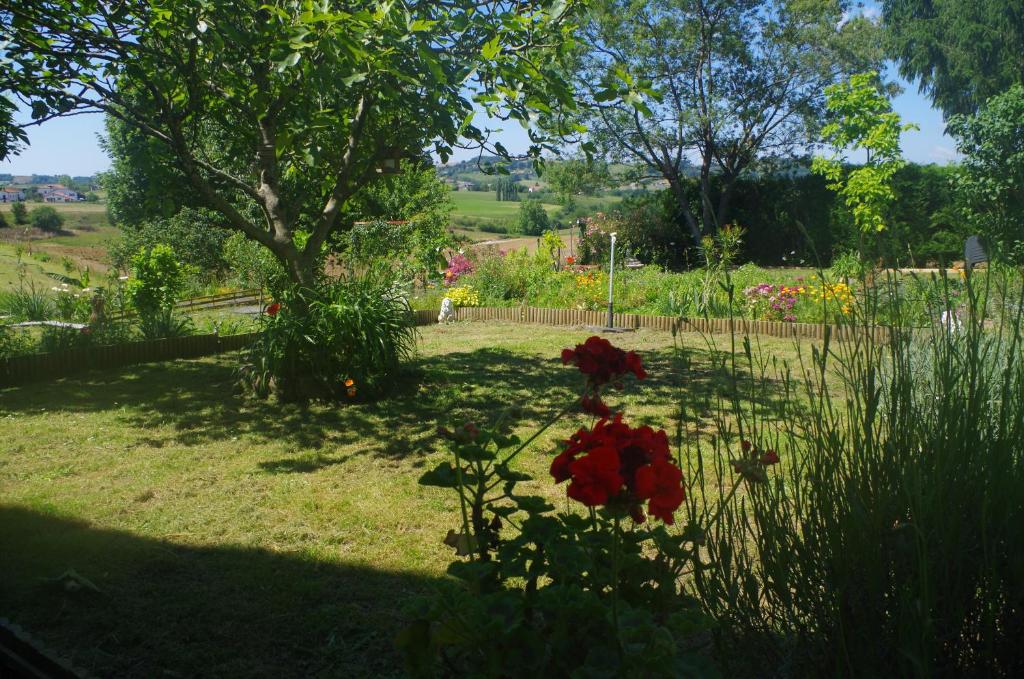 Zahrada ubytování Maison Elizondoa - chambres, restaurant et SPA