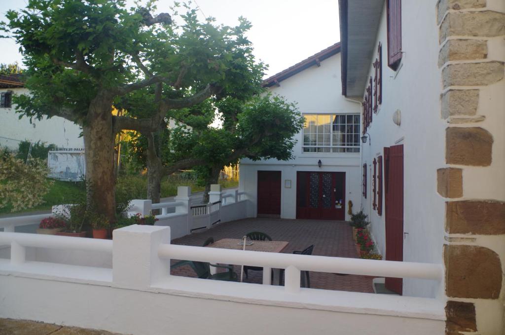 Balkón nebo terasa v ubytování Maison Elizondoa - chambres, restaurant et SPA