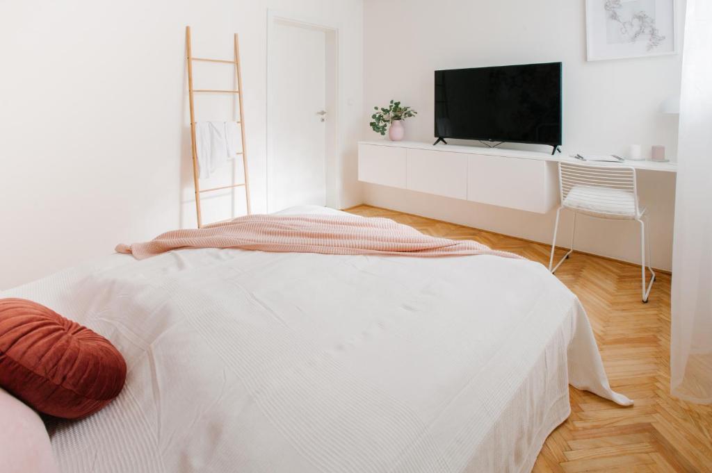 Postel nebo postele na pokoji v ubytování Great Chill Boutique Apartments #11 by Goodnite cz