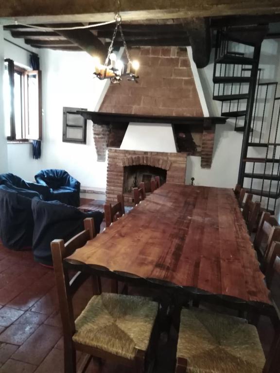 Część wypoczynkowa w obiekcie Agritur Villa Osvaldo Castiglione del Lago Perugia Colazione Piscina acqua salata