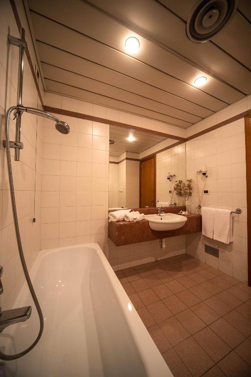 Koupelna v ubytování Hotel Ristorante Farneta
