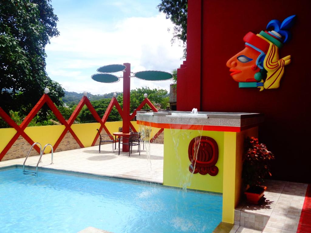 Bazén v ubytování Hotel Maya Vista nebo v jeho okolí