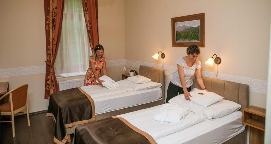Hostia v ubytovaní Főnix Wellness Resort