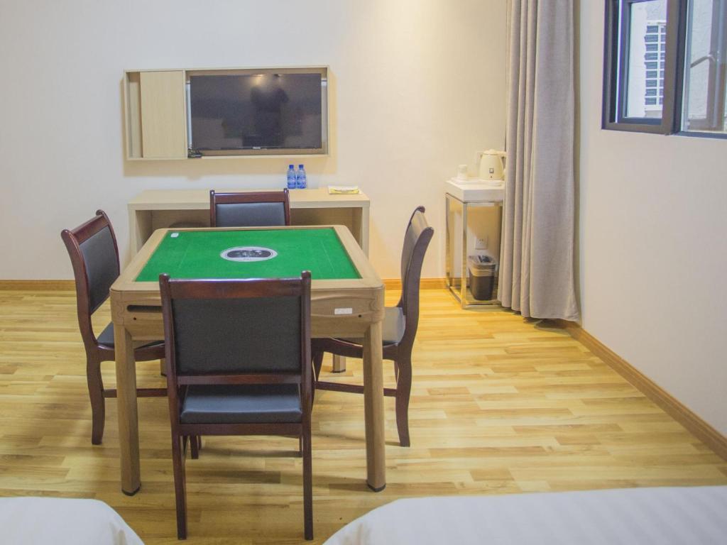 7Days Inn Huaihua Zhijiang Pedestrian Street Branch - Jumeau