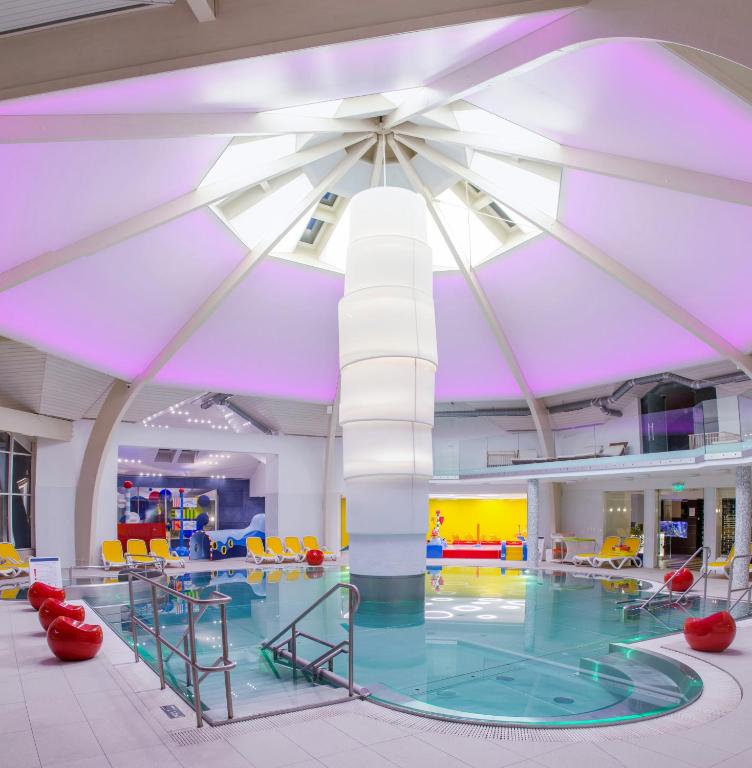 Bazén v ubytování Kolping Family Resort nebo v jeho okolí