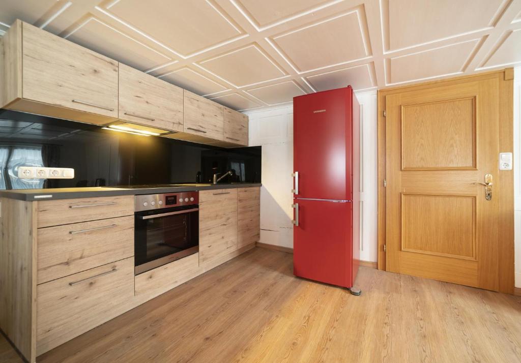 A kitchen or kitchenette at Bergwelt-M