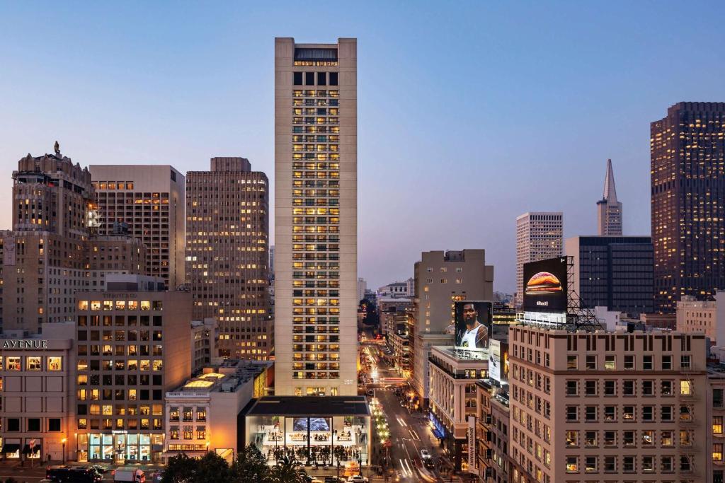 a city skyline with a tall building in the city at Grand Hyatt San Francisco Union Square in San Francisco