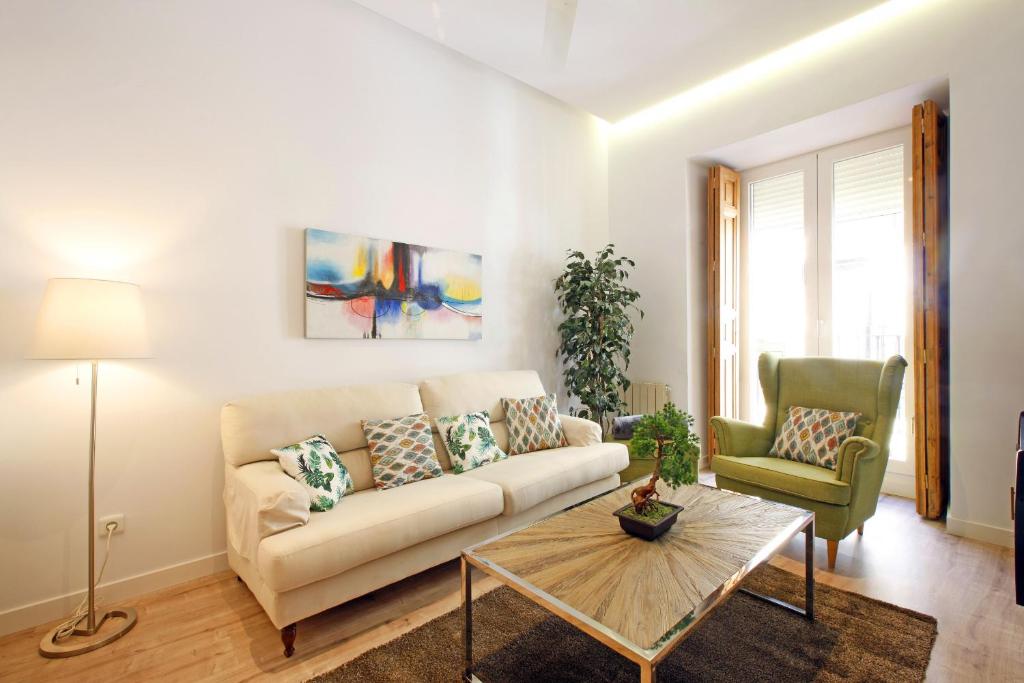 Reina Sofia Boutique I - Deluxe Apartment