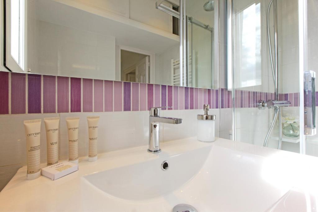 Koupelna v ubytování Sofia Suites
