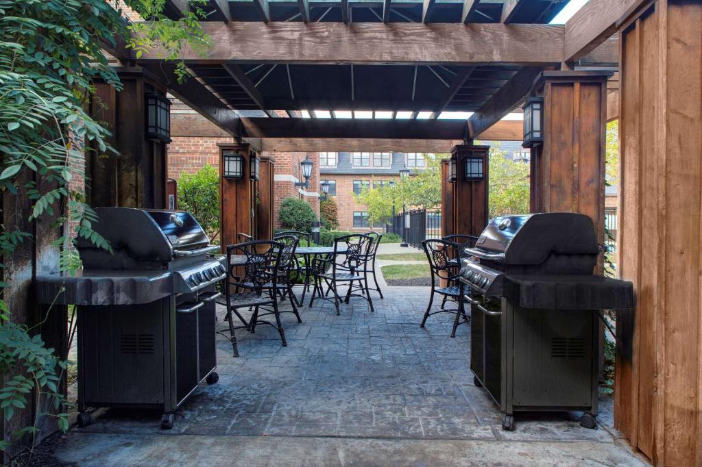 Patio nebo venkovní prostory v ubytování Hyatt House Parsippany East