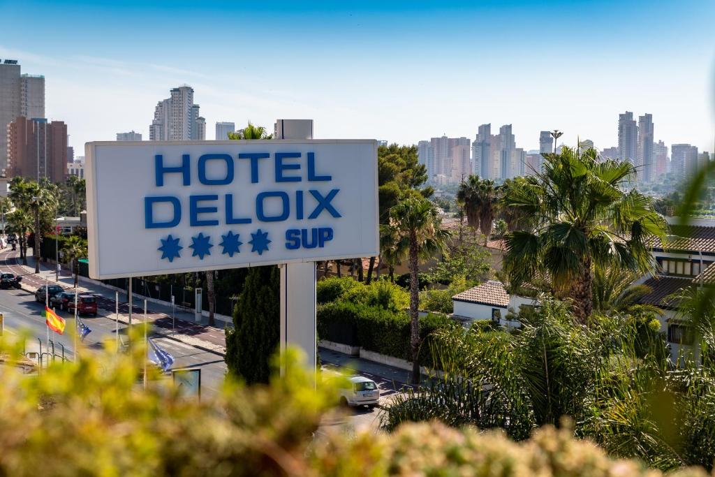 Certifikát, hodnocení, plakát nebo jiný dokument vystavený v ubytování Hotel Deloix 4* Sup