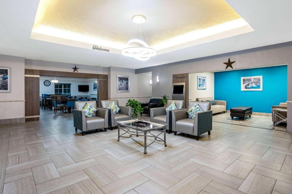 Posezení v ubytování La Quinta by Wyndham Conroe