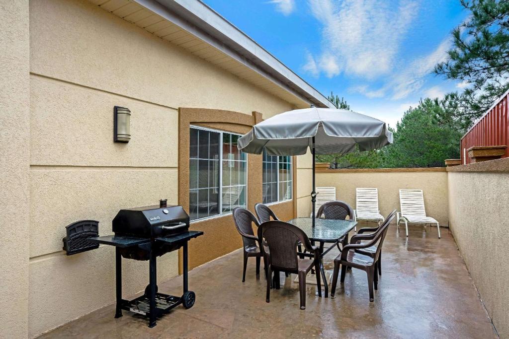 Patio nebo venkovní prostory v ubytování La Quinta by Wyndham Conroe