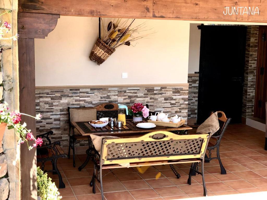 A patio or other outdoor area at Casa Rural Juntana