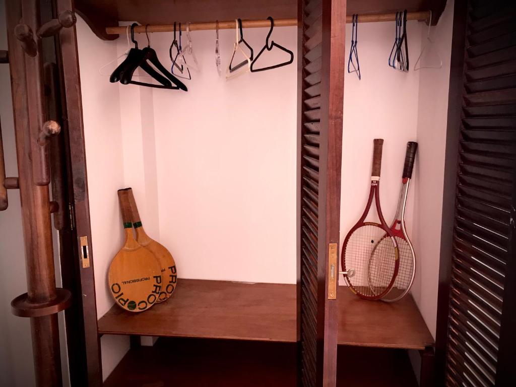  Amplo apê condomínio piscina Toninhas Ubatuba