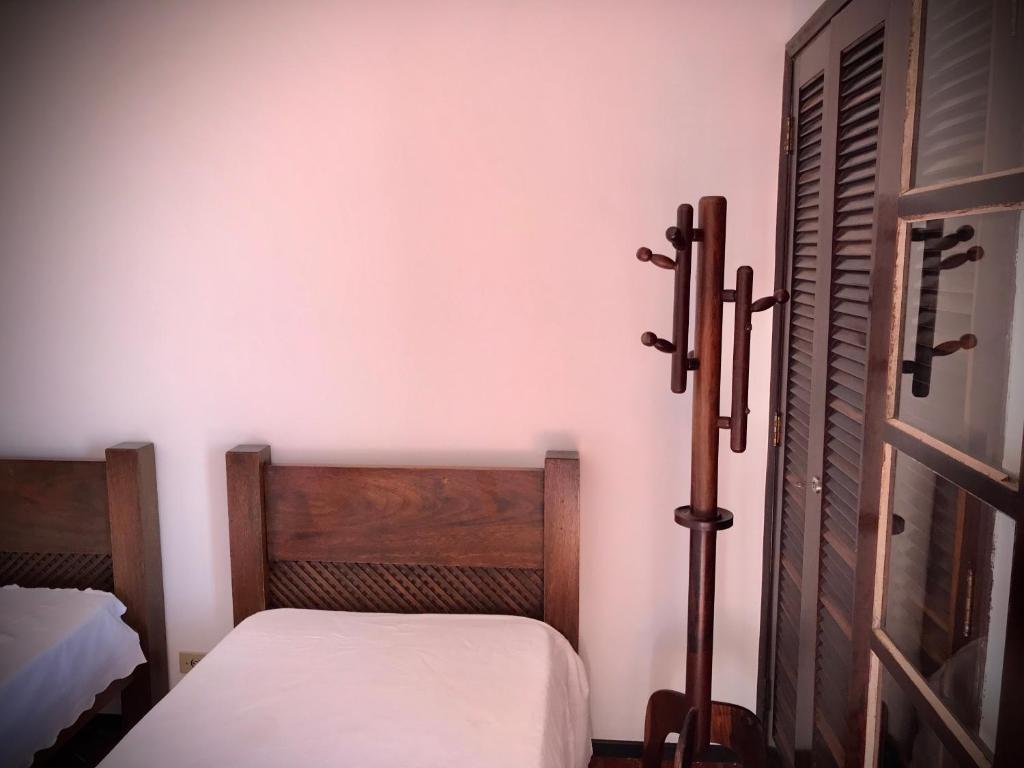  Amplo apê condomínio piscina Toninhas Ubatuba