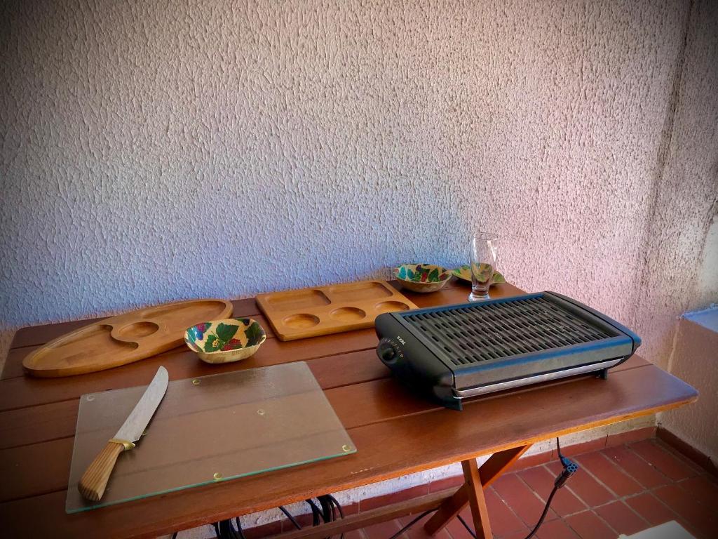  Amplo apê condomínio piscina Toninhas Ubatuba