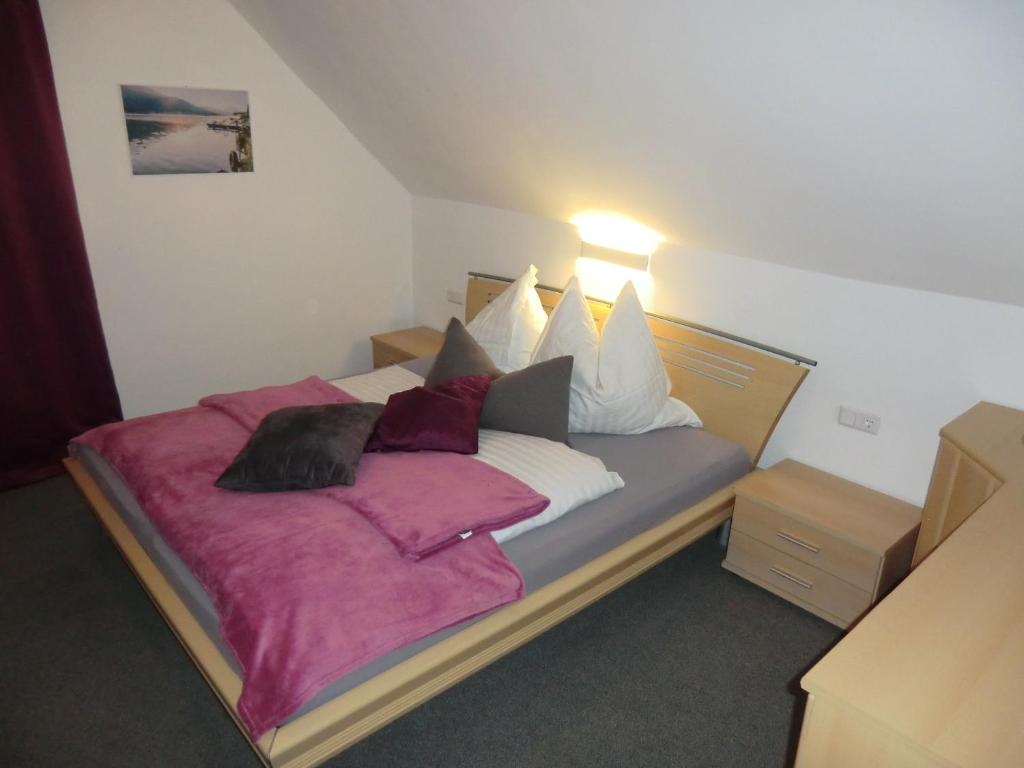 Postel nebo postele na pokoji v ubytování Haus Elvira