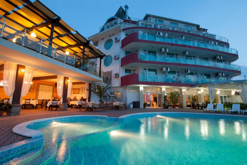 Gallery image of Family Hotel Sunrise in Lozenets