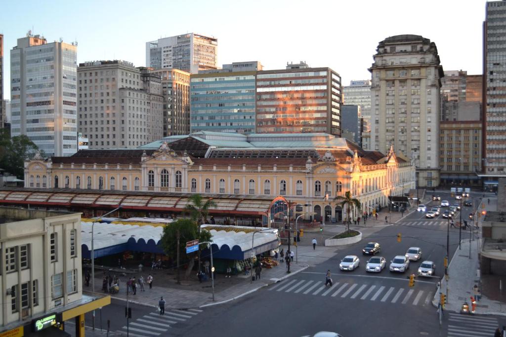 Otelden çekilmiş Porto Alegre şehrinin genel bir manzarası veya şehir manzarası