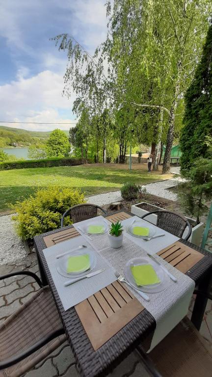 Zahrada ubytování Onix - Orfű Apartman