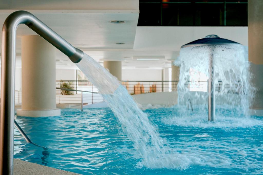 Bazén v ubytování Hotel Deloix 4* Sup nebo v jeho okolí