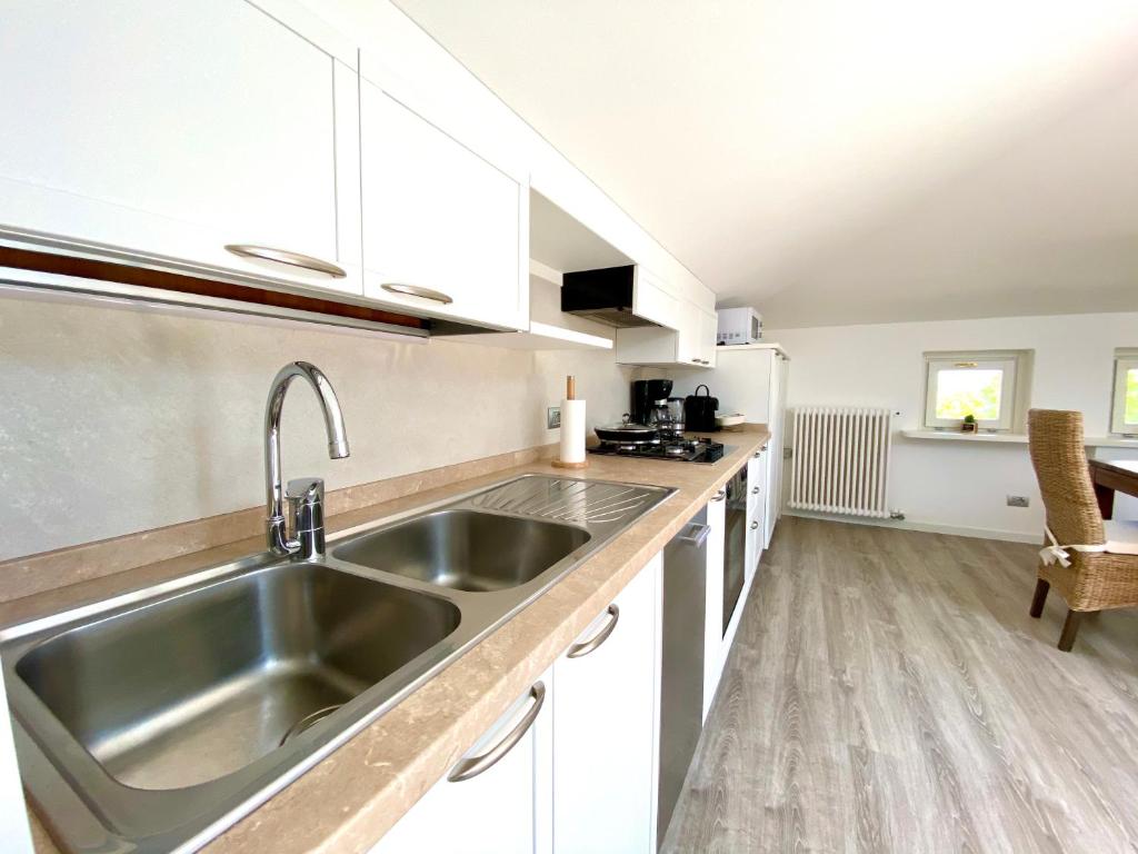 A kitchen or kitchenette at ABIES lago di Como
