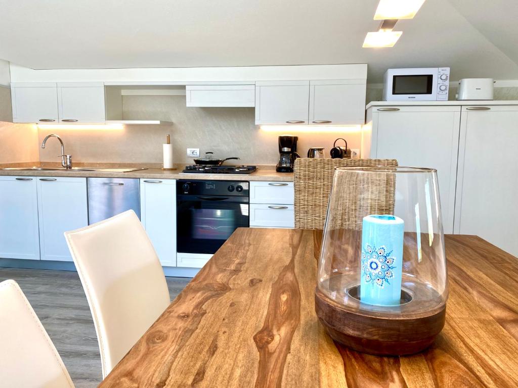A kitchen or kitchenette at ABIES lago di Como